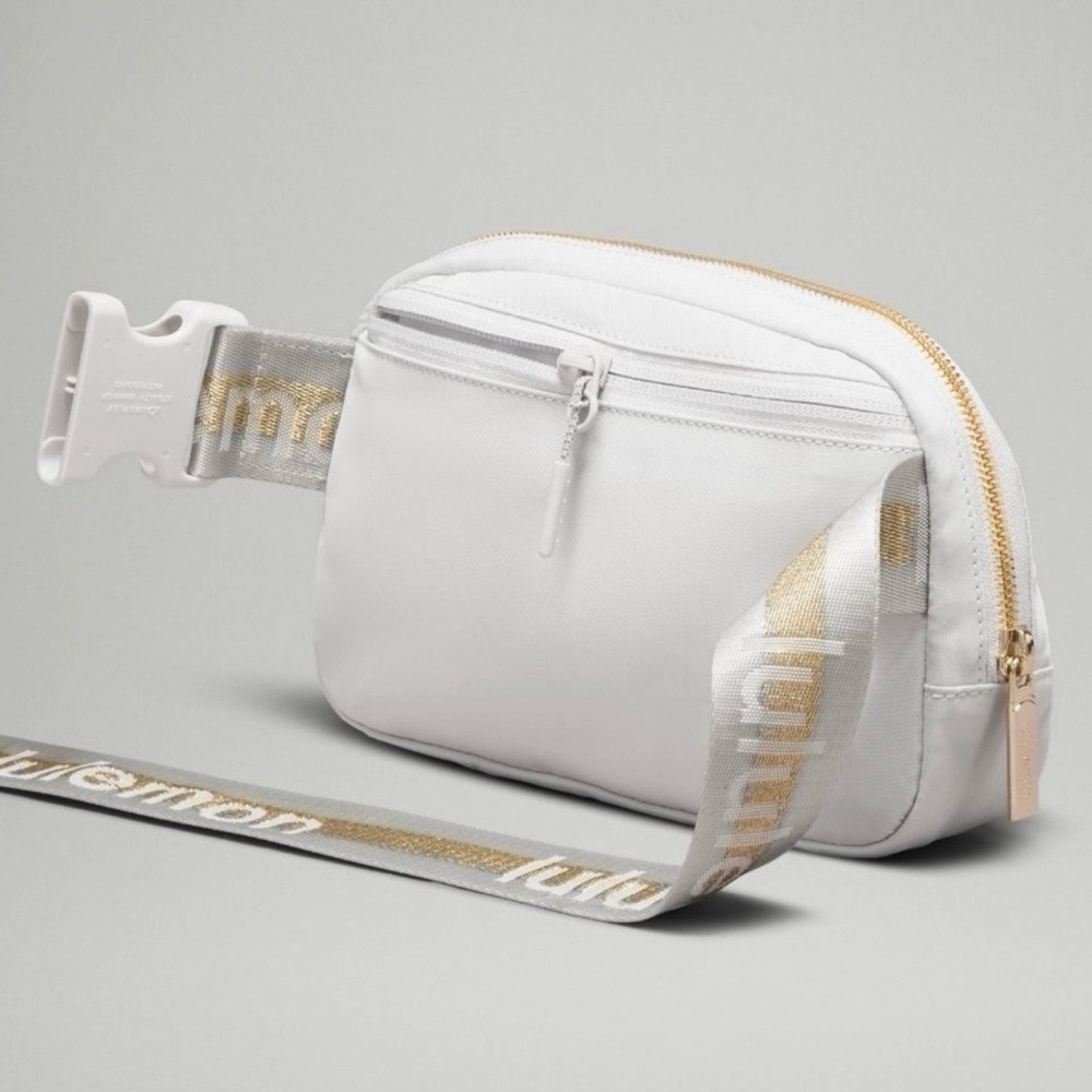 Lululemon Everywhere Belt Bag Vapor Gold White Wordmark Logo Crossbody Bag NWT - Picture 6 of 8